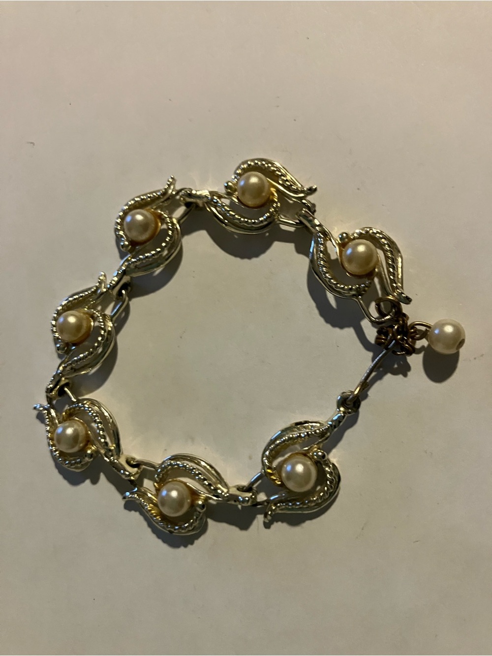 Estate Gold-Tone Pearl Link Bracelet — Cream Pearls - Picture 7 of 7